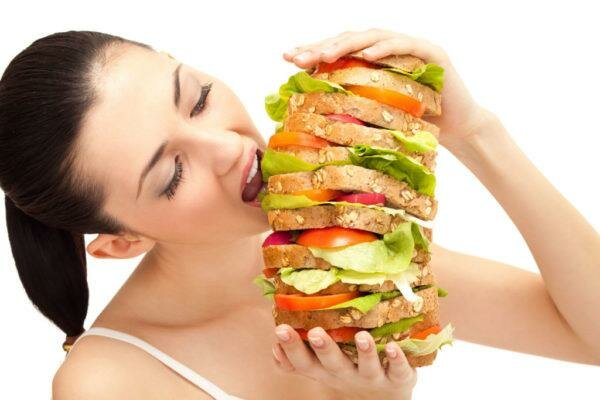 Неправильное питание - одна из возможных причин повышения кислотности