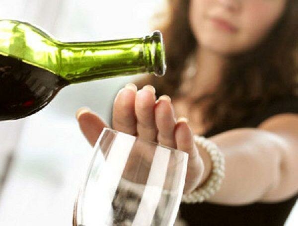Чтобы избежать проблем со здоровьем, употребление алкоголя нужно снизить до минимума